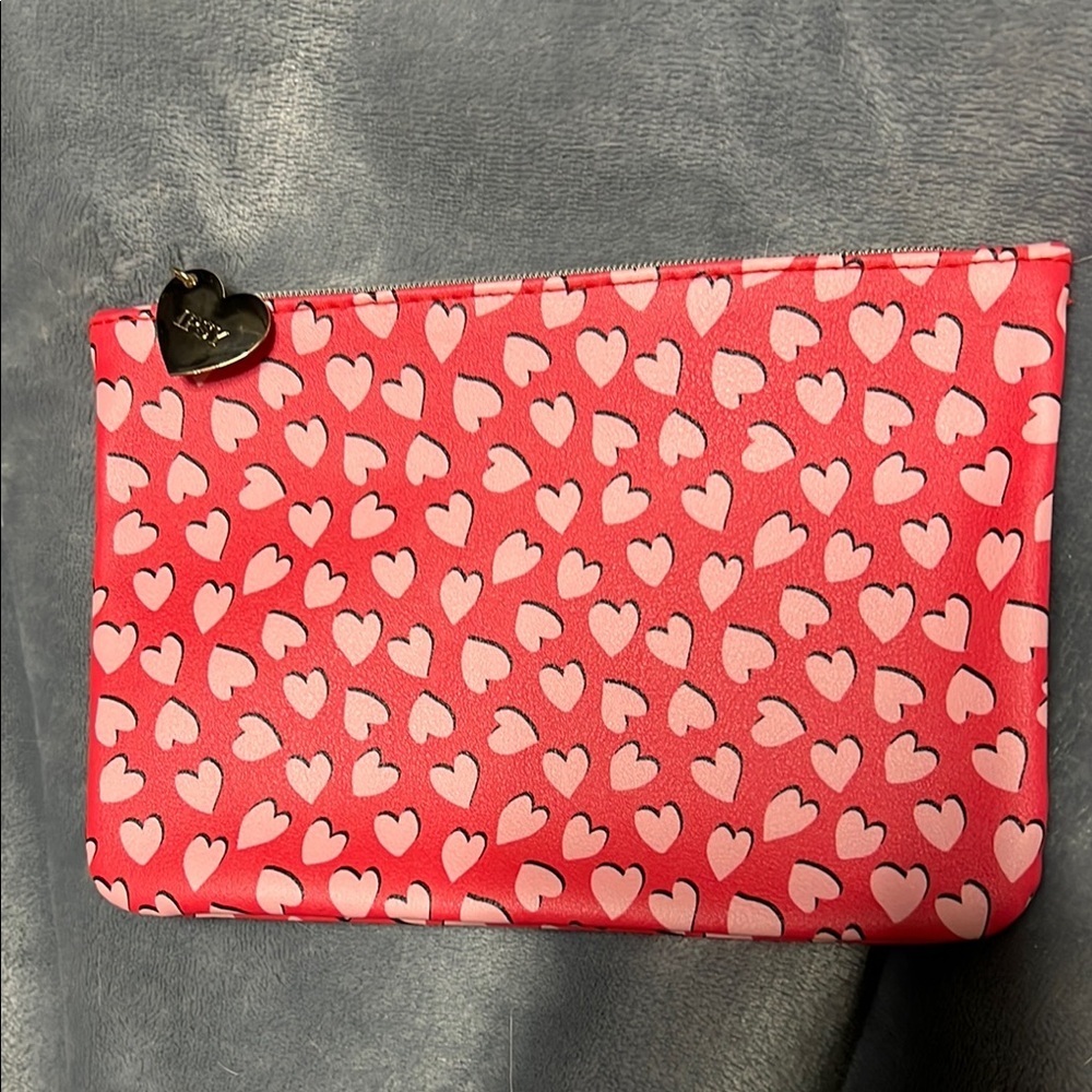 IPSY Heart Patterned Red and Pink‎ Makeup Travel Pouch